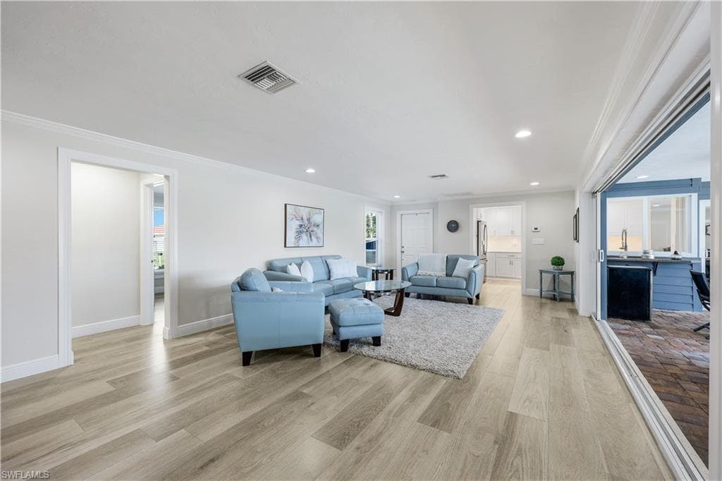 427 Nassau Ct, Marco Island, FL 34145-12