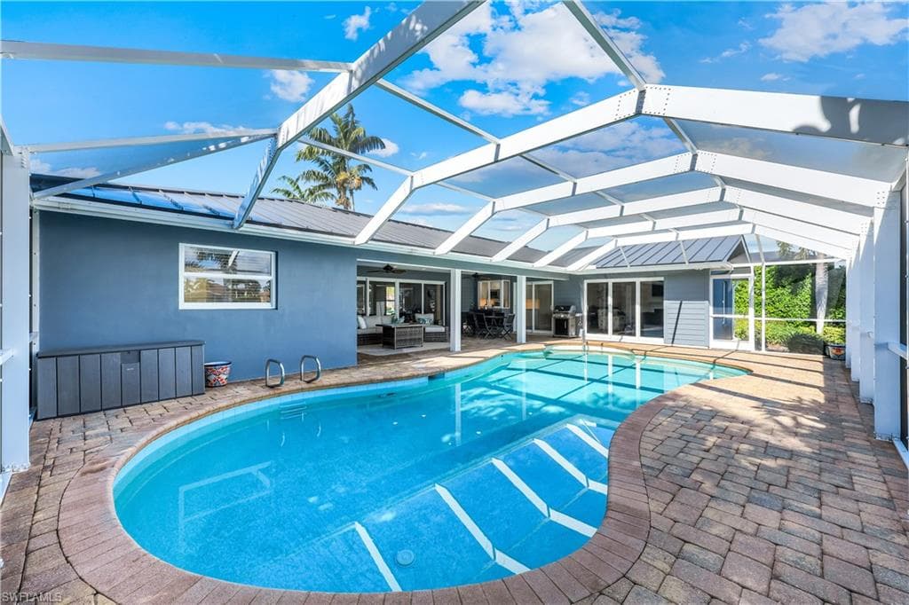 427 Nassau Ct, Marco Island, FL 34145-24