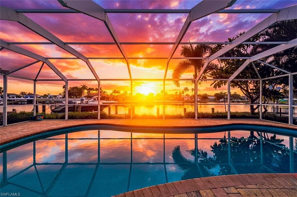 427 Nassau Ct, Marco Island, FL 34145-1