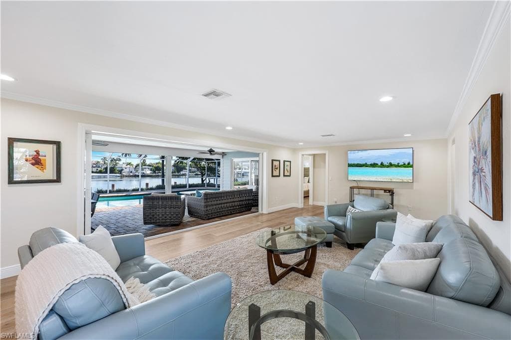 427 Nassau Ct, Marco Island, FL 34145-5