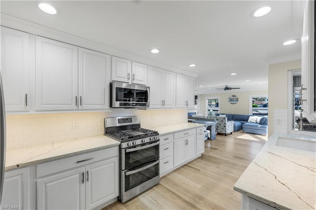 427 Nassau Ct, Marco Island, FL 34145-6