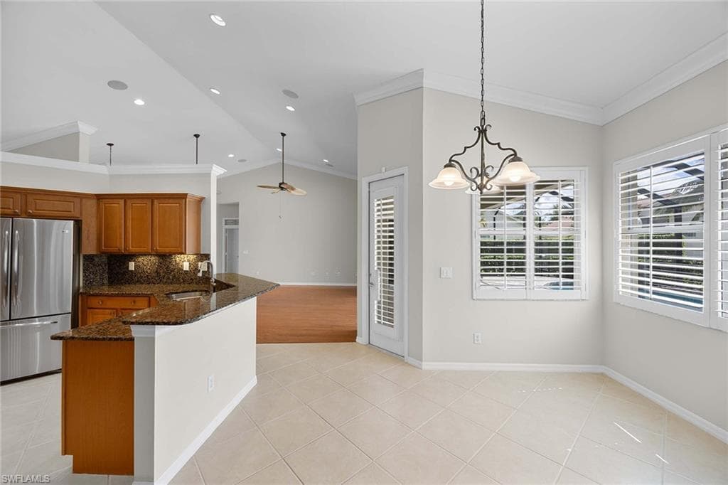 5024 Old Pond Dr, Naples, FL 34104-16