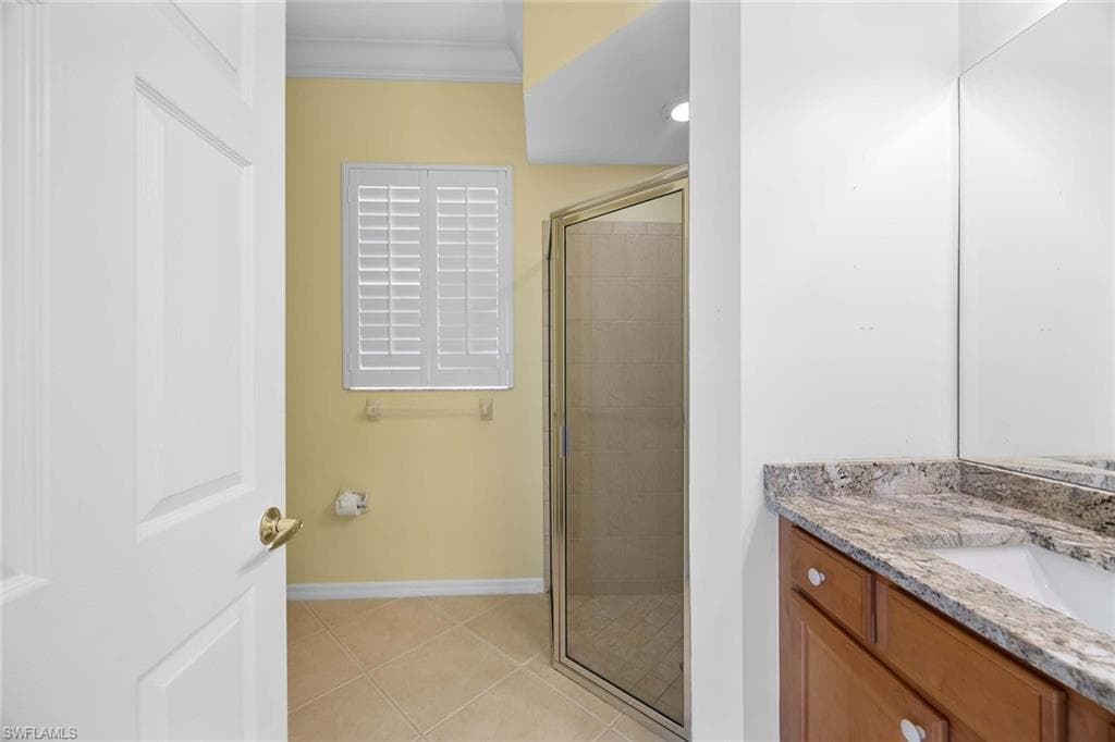 5024 Old Pond Dr, Naples, FL 34104-26