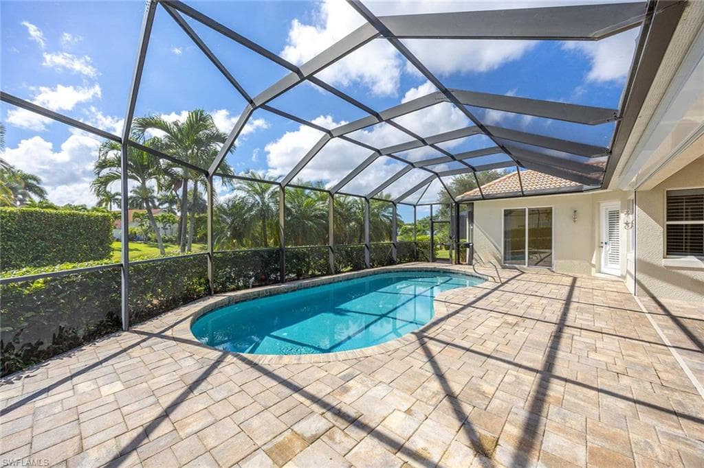 5024 Old Pond Dr, Naples, FL 34104-30
