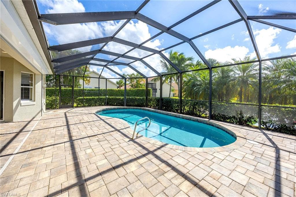 5024 Old Pond Dr, Naples, FL 34104-32