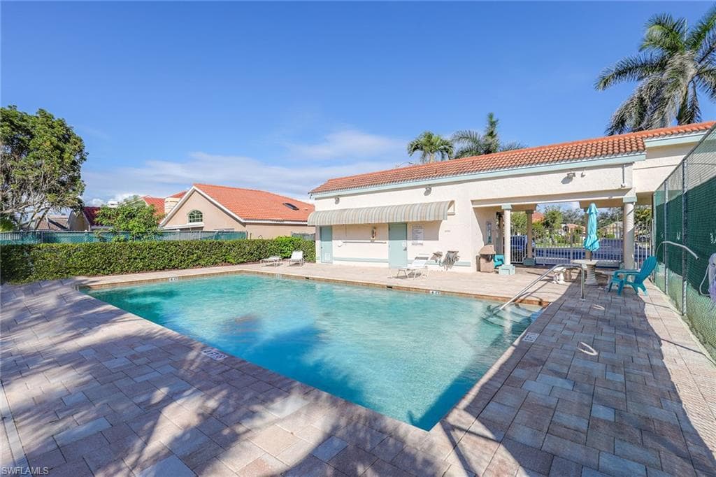 5024 Old Pond Dr, Naples, FL 34104-41