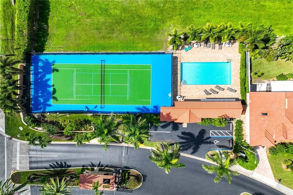 5024 Old Pond Dr, Naples, FL 34104-42