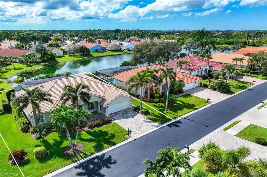 5024 Old Pond Dr, Naples, FL 34104-4