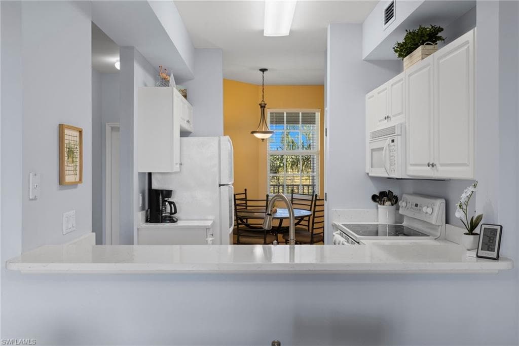 4010 Loblolly Bay Dr 303, Naples, FL 34114-13