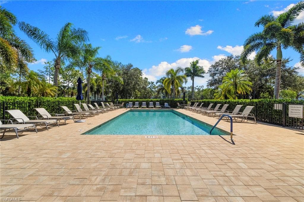 4010 Loblolly Bay Dr 303, Naples, FL 34114-43