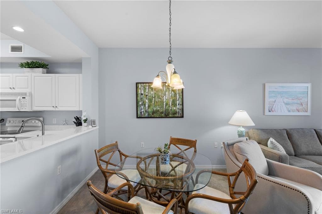 4010 Loblolly Bay Dr 303, Naples, FL 34114-4