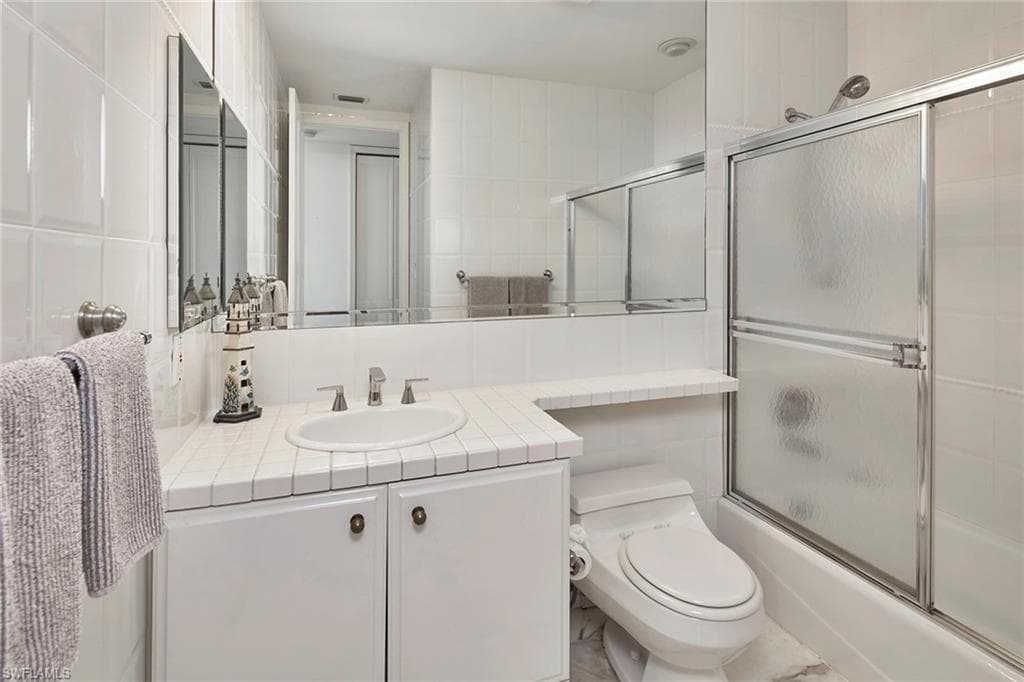 7515 Pelican Bay Blvd 22c, Naples, FL 34108-15