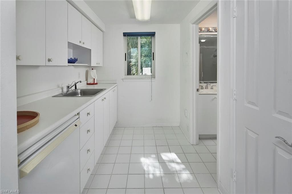 7515 Pelican Bay Blvd 22c, Naples, FL 34108-21