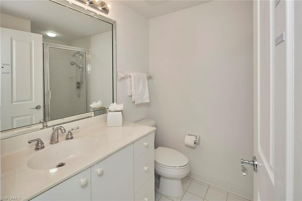 7515 Pelican Bay Blvd 22c, Naples, FL 34108-22