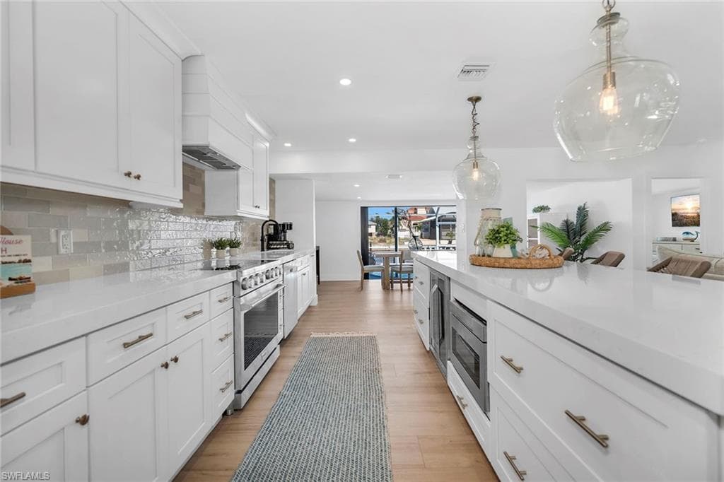 169 Ibis St, Fort Myers Beach, FL 33931-10