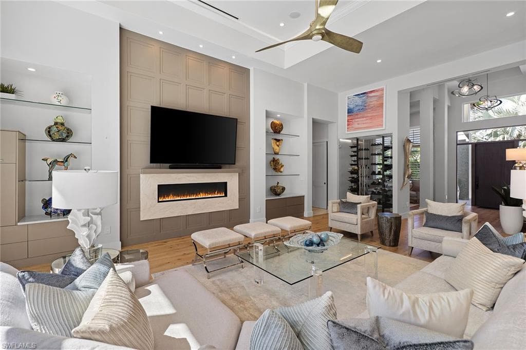 720 Orchid Dr, Naples, FL 34102-9