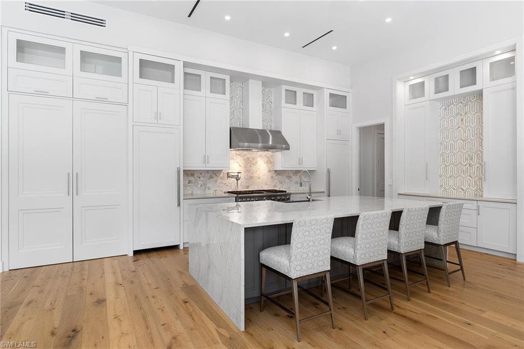 720 Orchid Dr, Naples, FL 34102-15