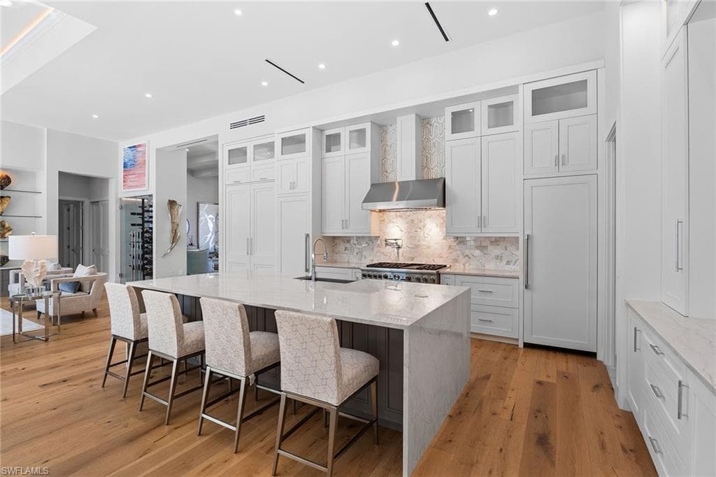 720 Orchid Dr, Naples, FL 34102-19