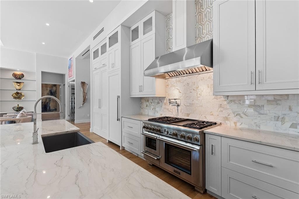 720 Orchid Dr, Naples, FL 34102-21