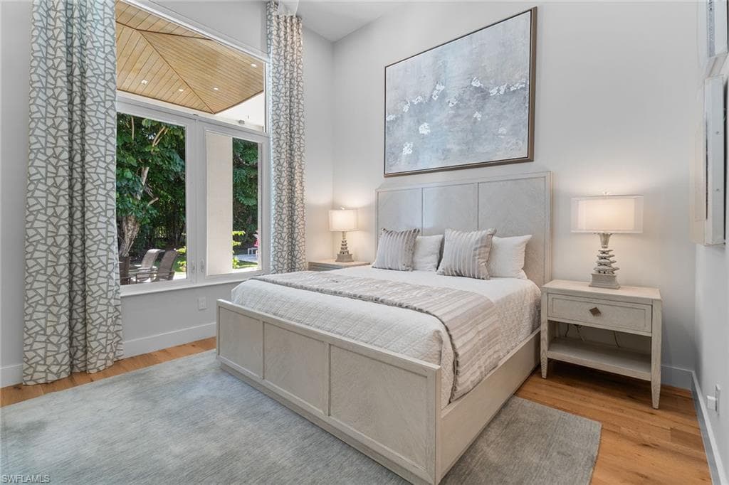 720 Orchid Dr, Naples, FL 34102-27