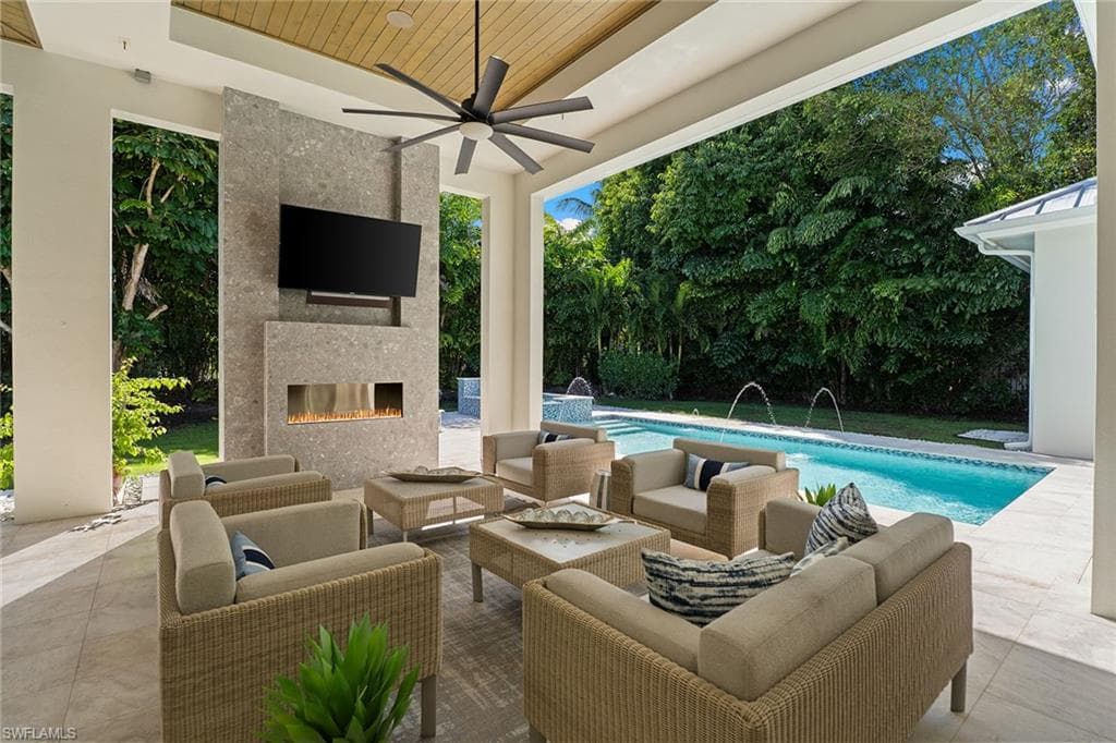 720 Orchid Dr, Naples, FL 34102-36