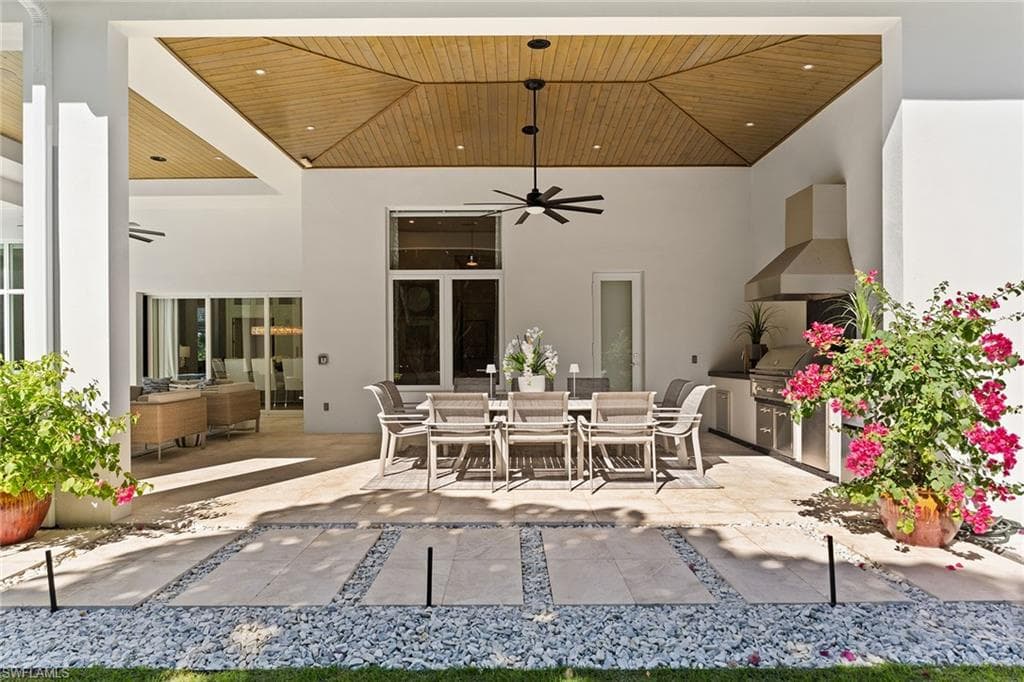 720 Orchid Dr, Naples, FL 34102-38