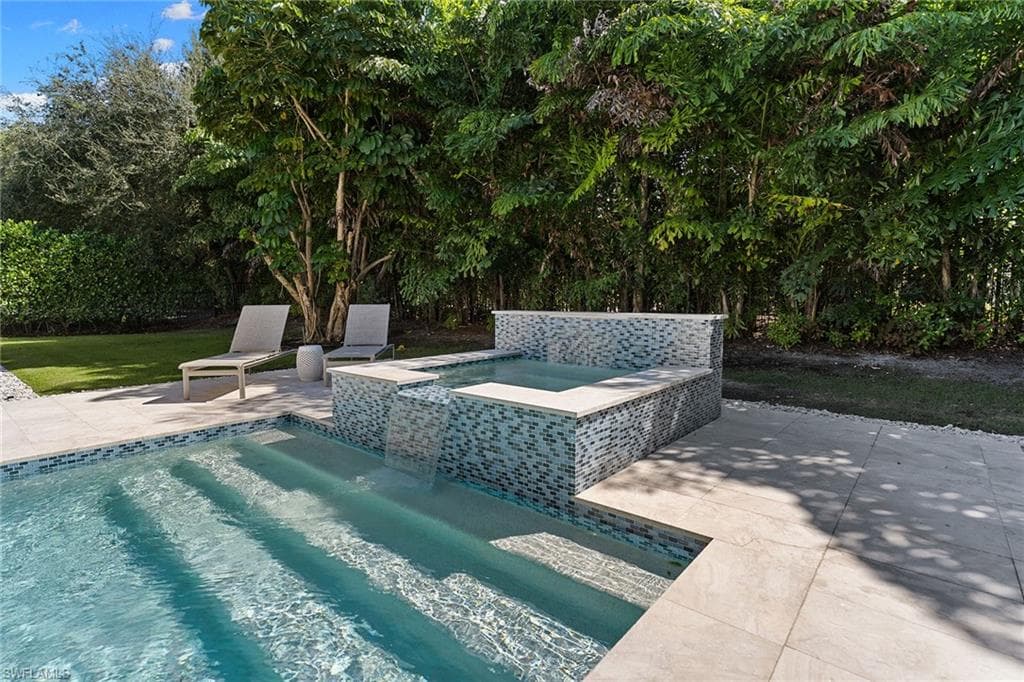 720 Orchid Dr, Naples, FL 34102-40