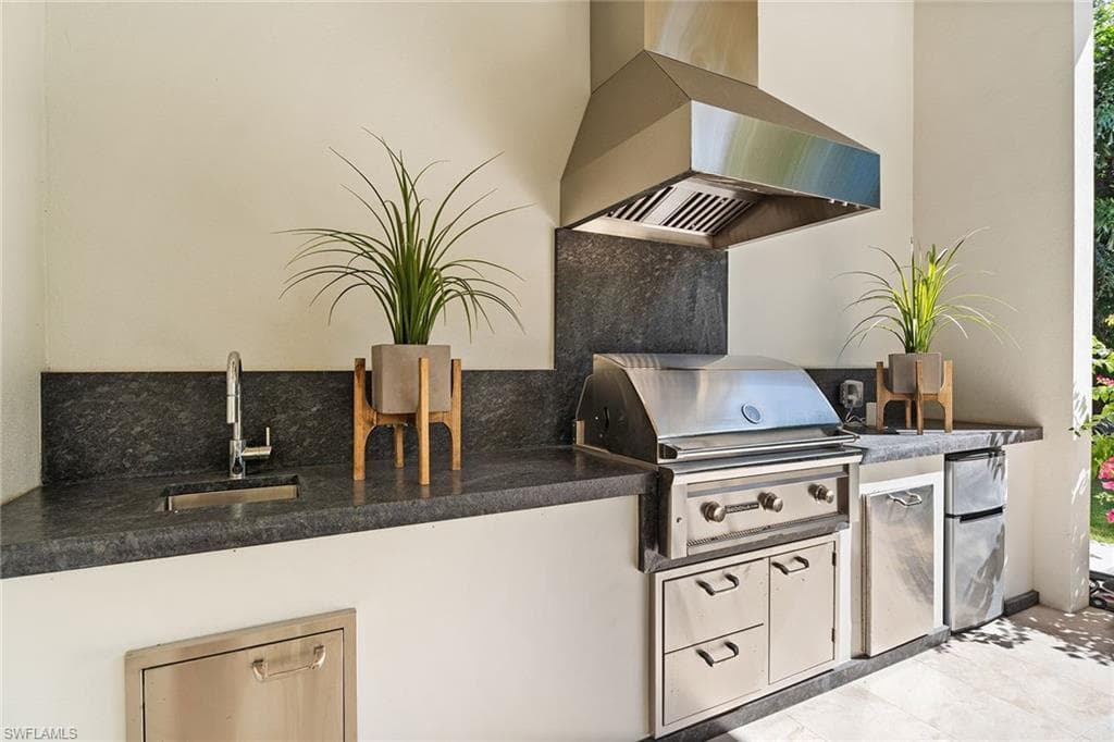 720 Orchid Dr, Naples, FL 34102-42