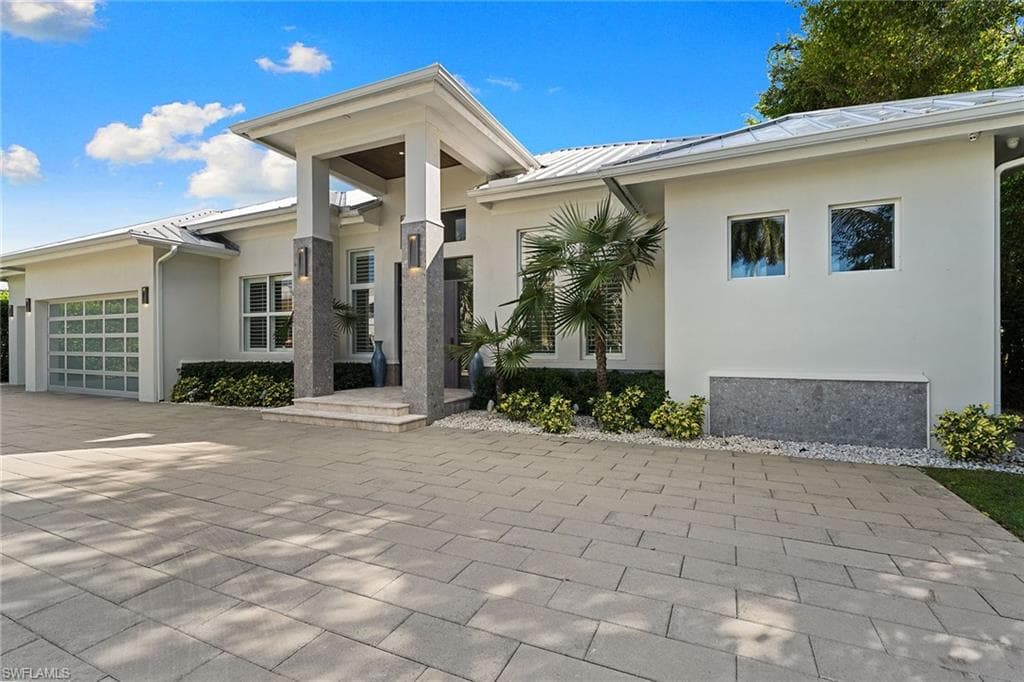 720 Orchid Dr, Naples, FL 34102-44