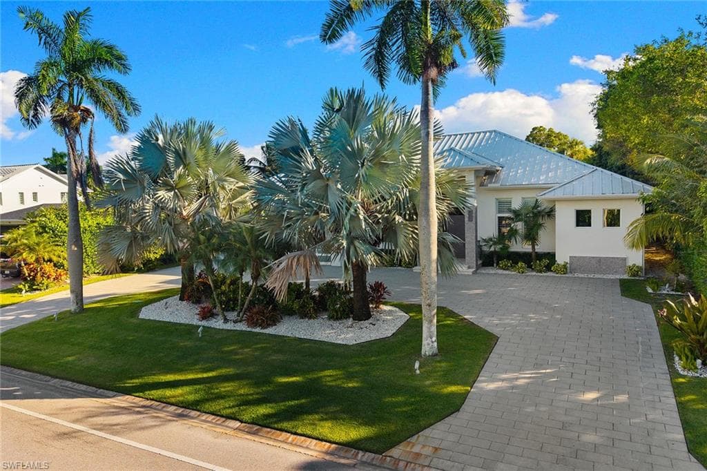 720 Orchid Dr, Naples, FL 34102-47