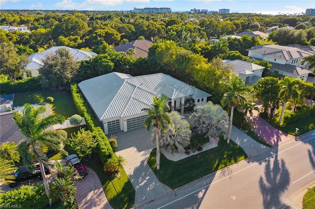 720 Orchid Dr, Naples, FL 34102-48