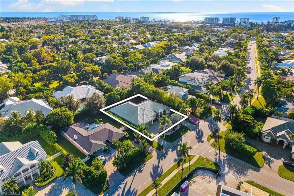 720 Orchid Dr, Naples, FL 34102-49