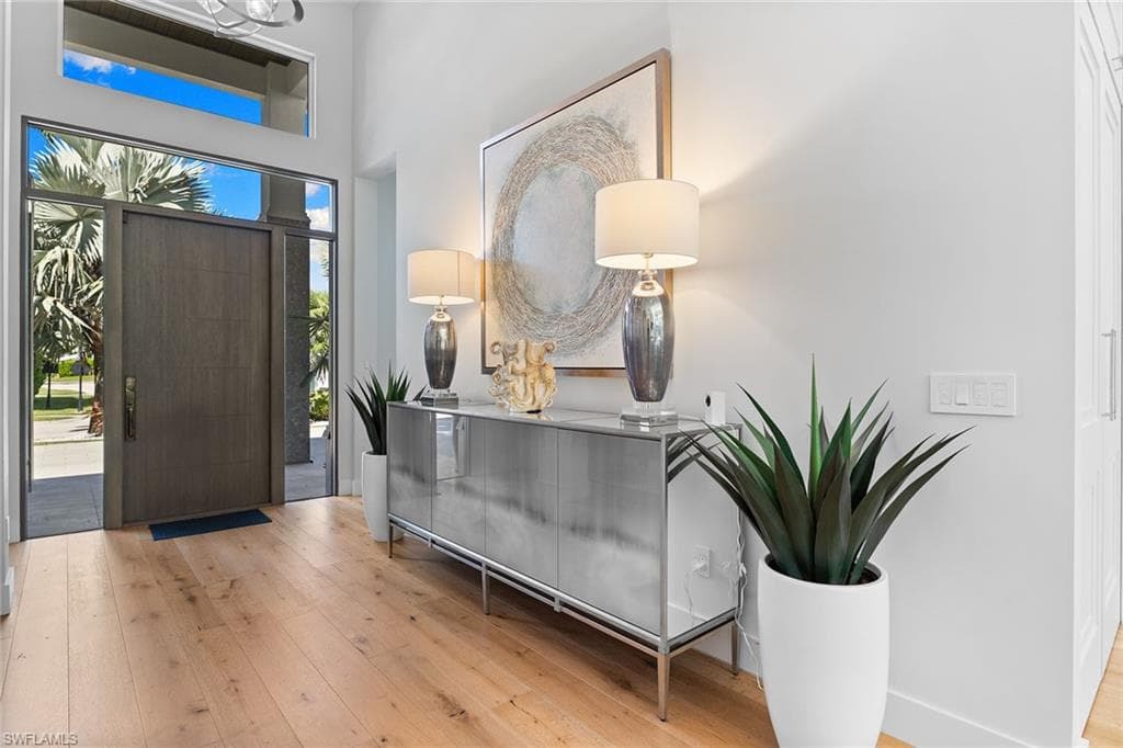 720 Orchid Dr, Naples, FL 34102-4