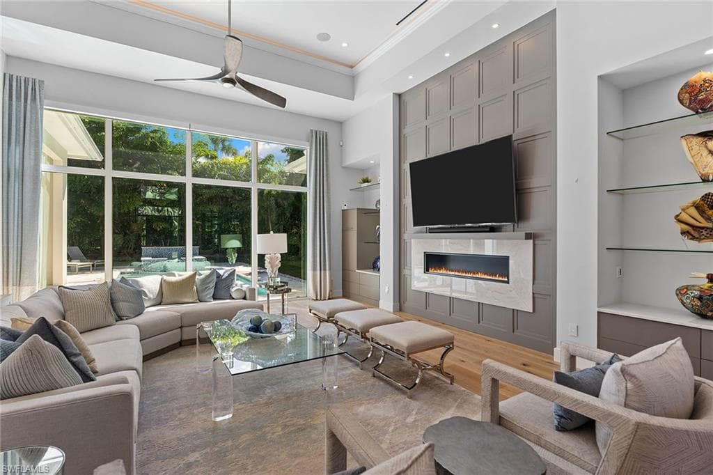 720 Orchid Dr, Naples, FL 34102-7