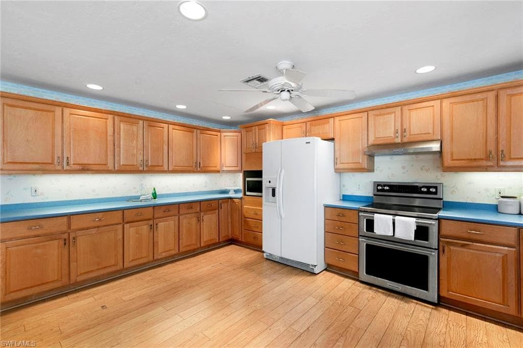 1290 10th Ave N, Naples, FL 34102-8