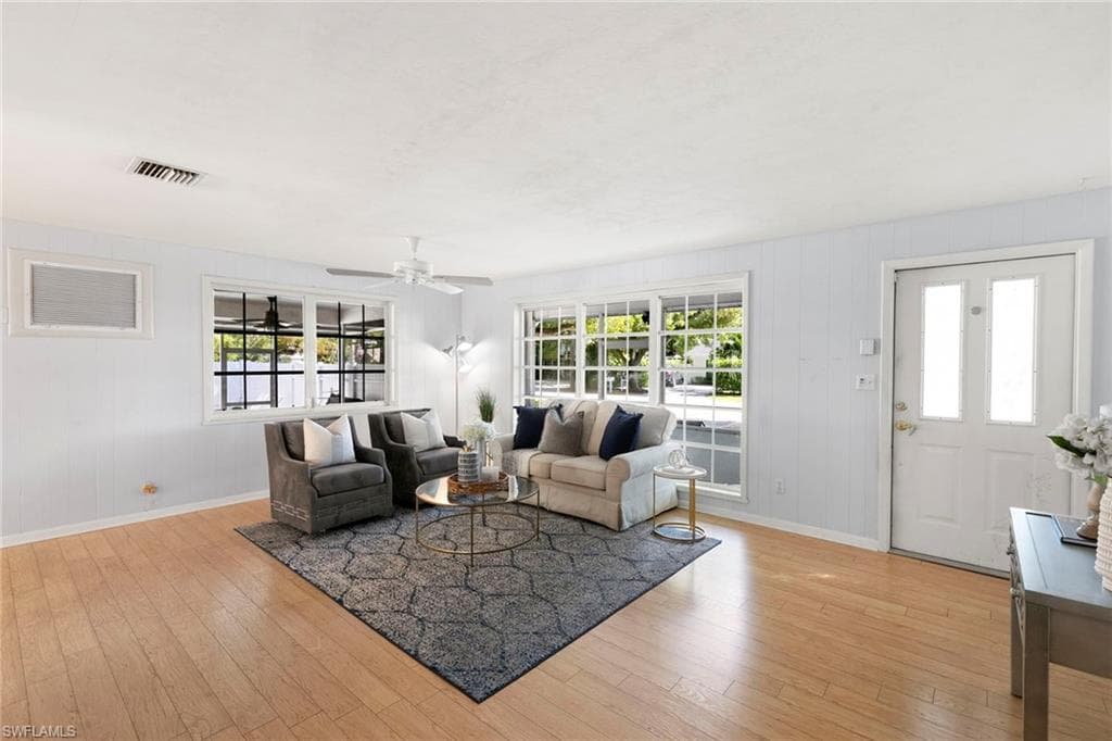 1290 10th Ave N, Naples, FL 34102-10