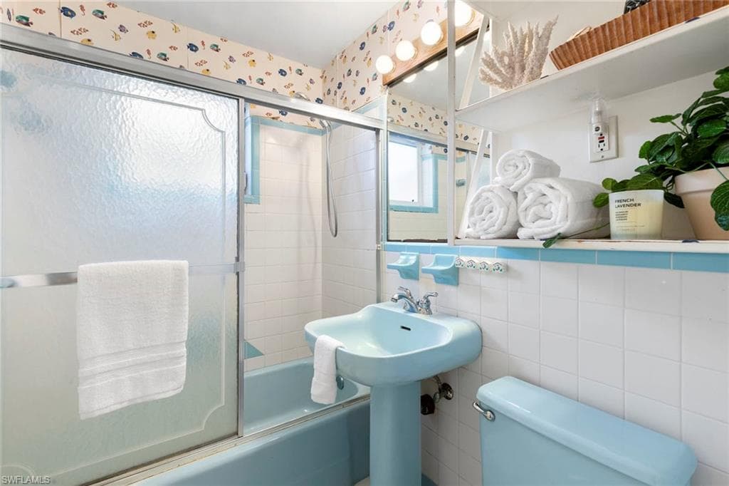 1290 10th Ave N, Naples, FL 34102-19