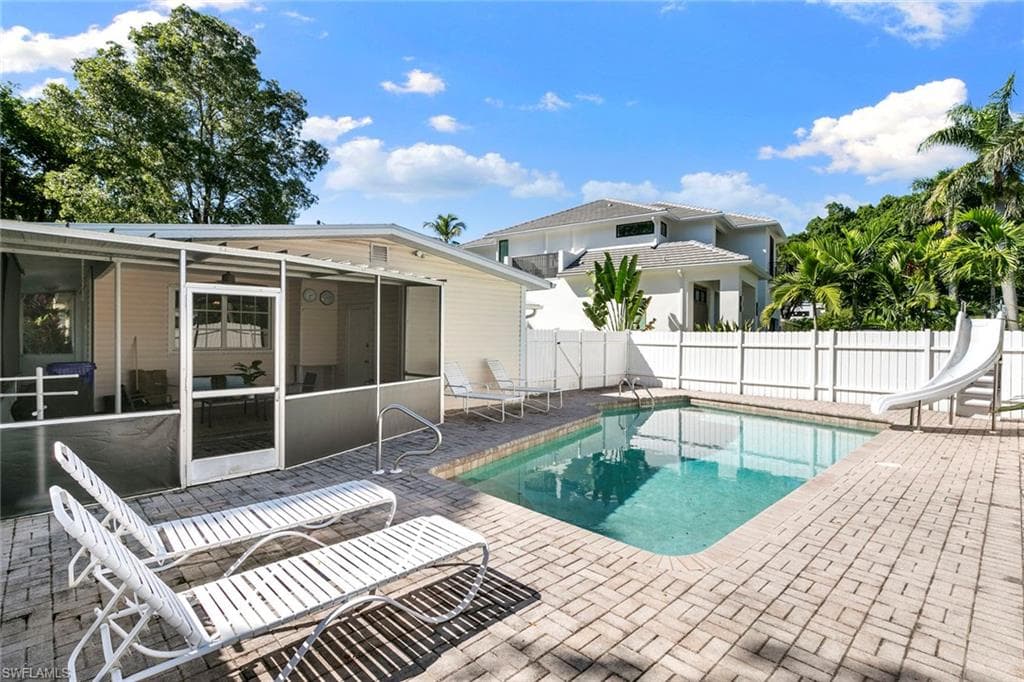 1290 10th Ave N, Naples, FL 34102-22