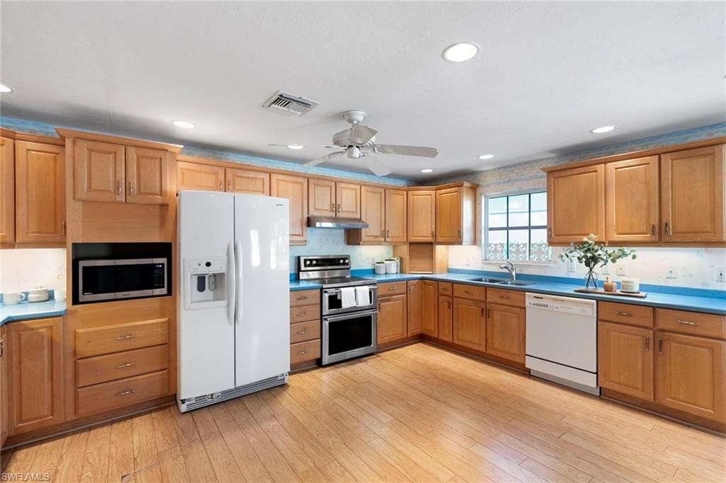 1290 10th Ave N, Naples, FL 34102-6