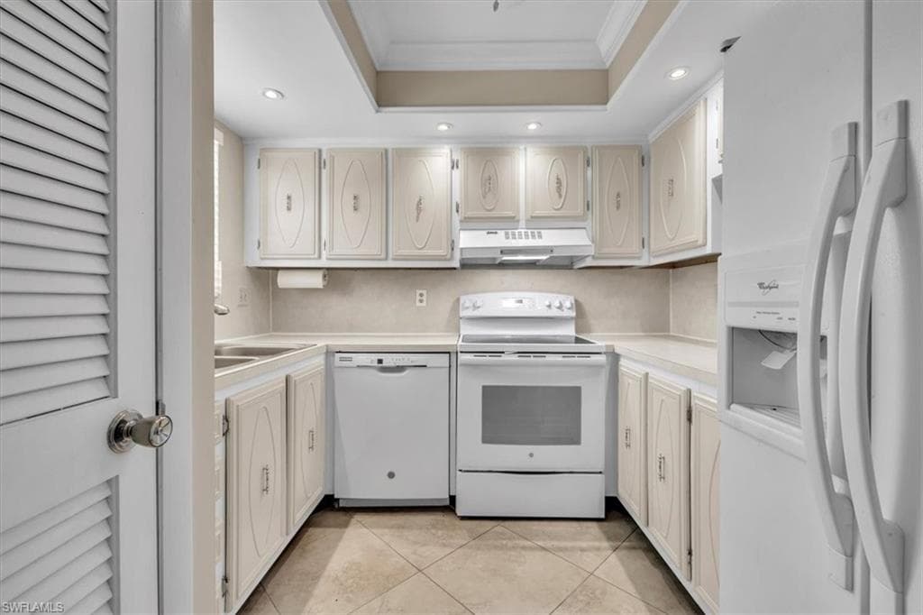 325 Charlemagne Blvd B103, Naples, FL 34112-15