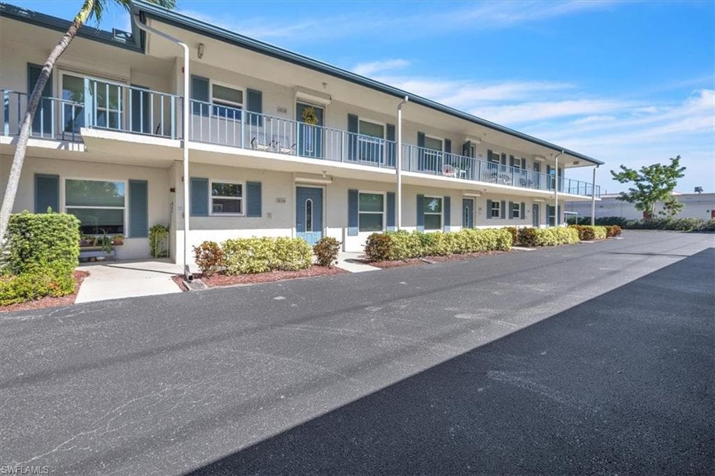 325 Charlemagne Blvd B103, Naples, FL 34112-3