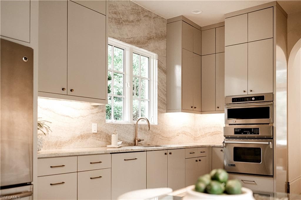 15627 Villoresi Way, Naples, FL 34110-10