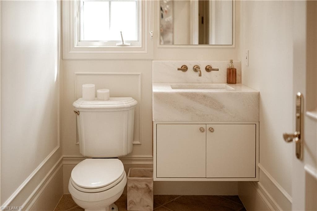 15627 Villoresi Way, Naples, FL 34110-18