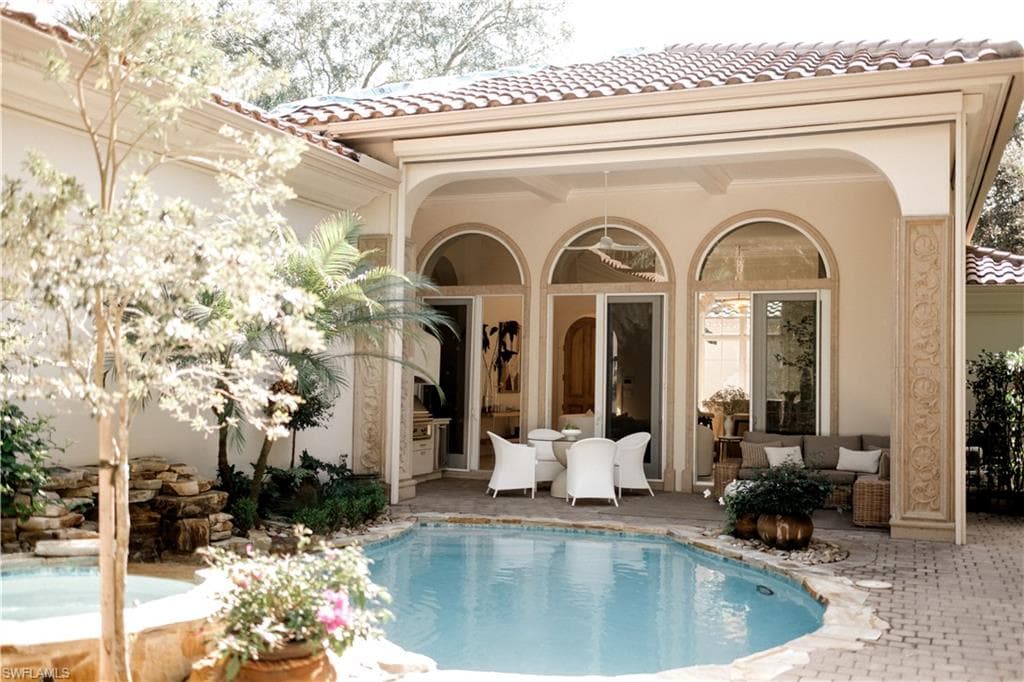 15627 Villoresi Way, Naples, FL 34110-1