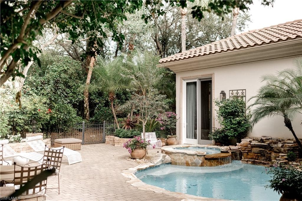 15627 Villoresi Way, Naples, FL 34110-33