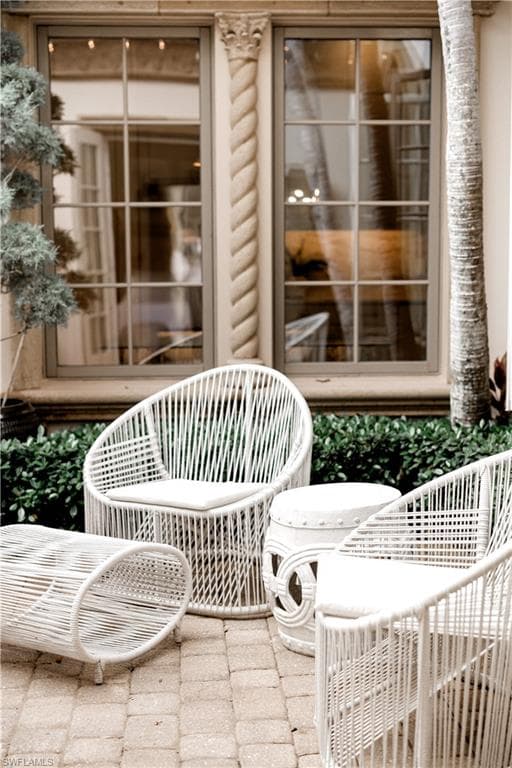 15627 Villoresi Way, Naples, FL 34110-37