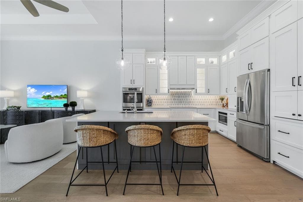 7395 Monteverde Way, Naples, FL 34119-8