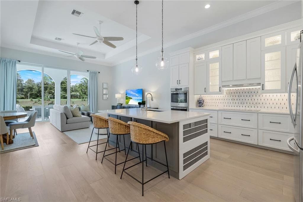 7395 Monteverde Way, Naples, FL 34119-9