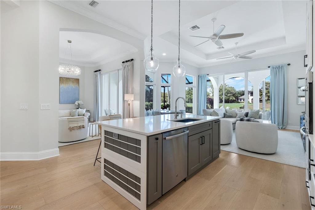 7395 Monteverde Way, Naples, FL 34119-10