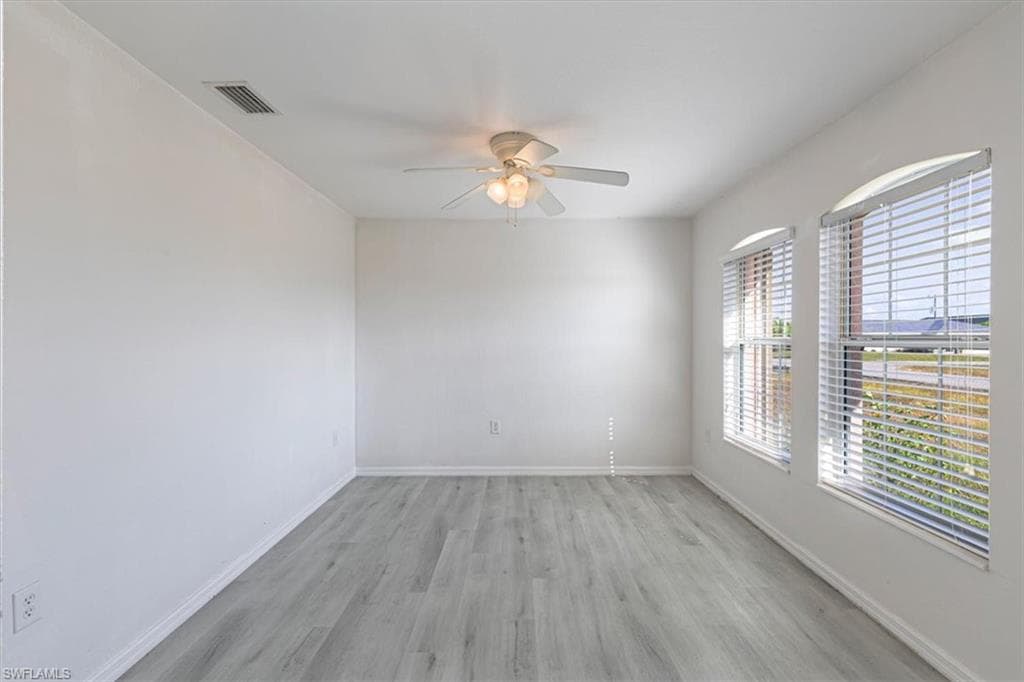 2526 2nd Pl, Cape Coral, FL 33909-8